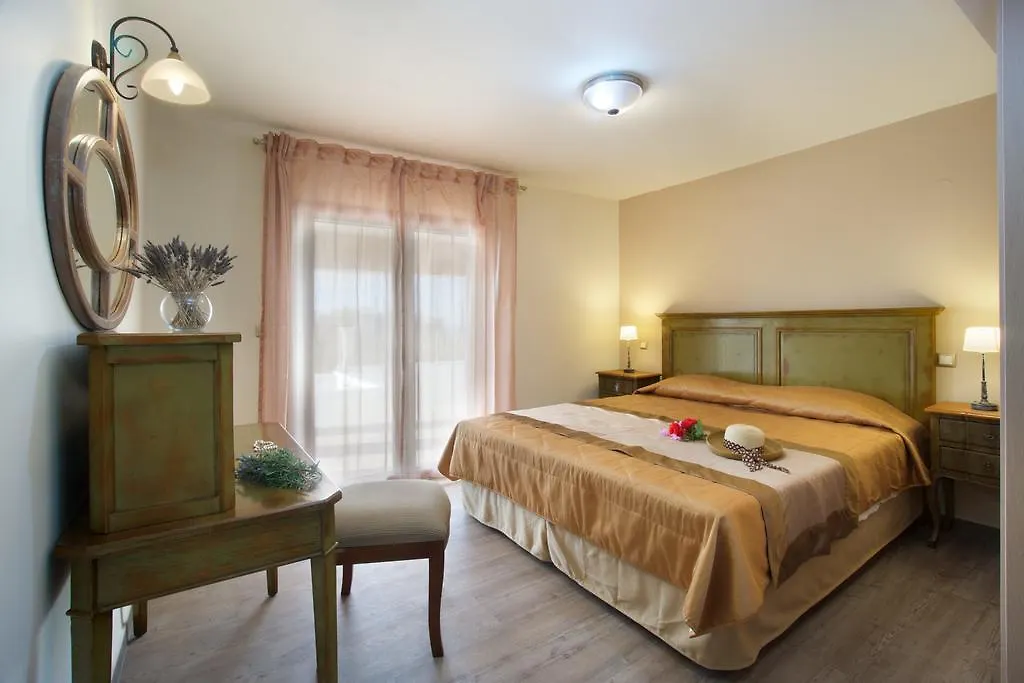 Vryonis Villa Antipata